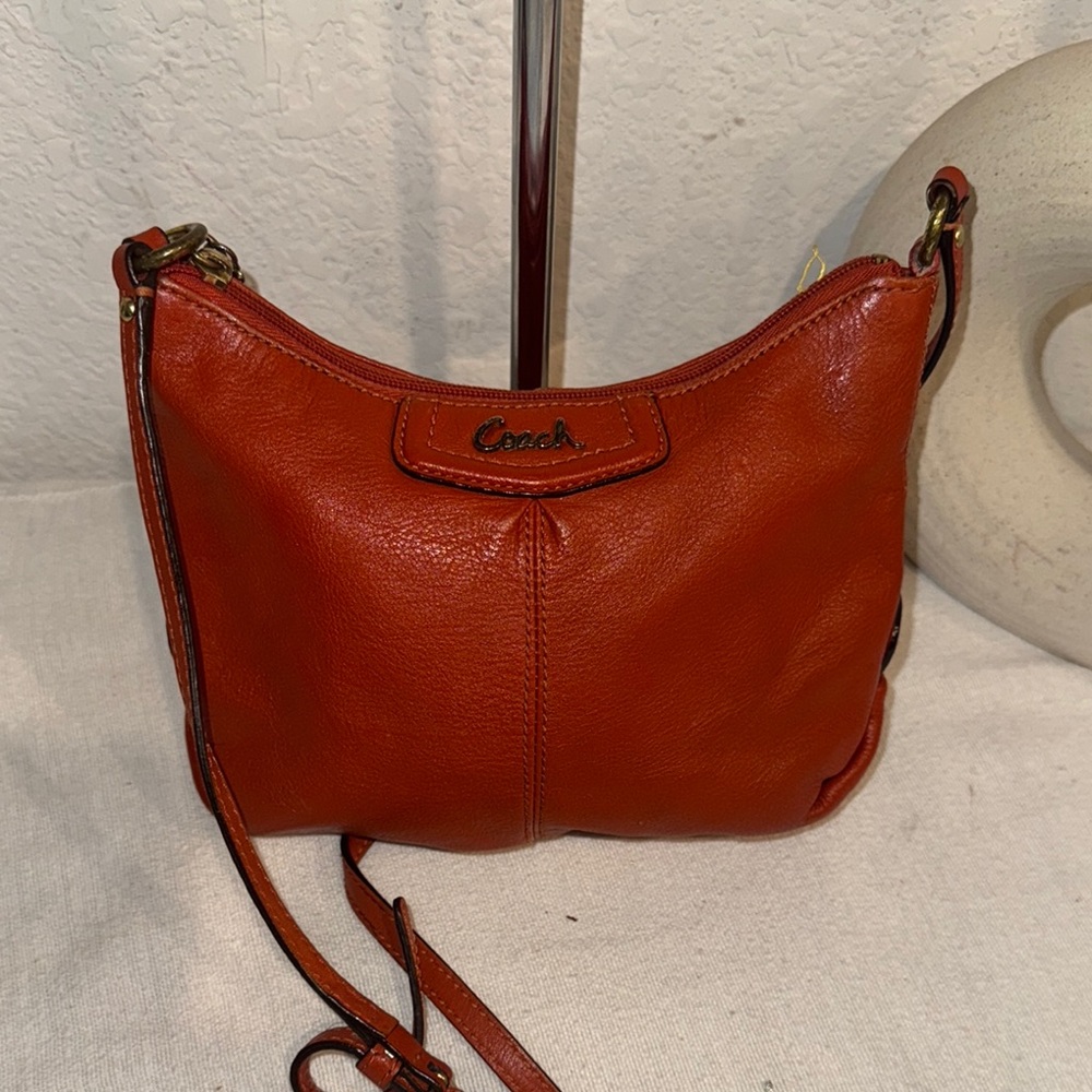 Authentic Coach Red Leather Crossbody Bag - Picture 3 of 9